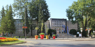 Front budynku Jasielskiego Domu Kultury