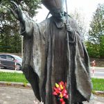 pomnik Jana Pawła II w Dukli