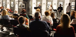 Dialog muzyczny w JDK Koncert muzyki klasycznej w sali offowej jasielskiego domu kultury