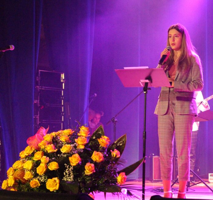 Karolina Polak podczas koncertu w Rzeszowie