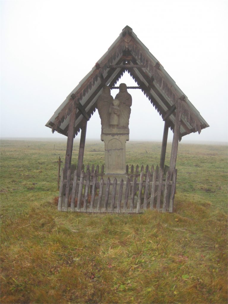Kapliczka św. Rodziny w Ożennej