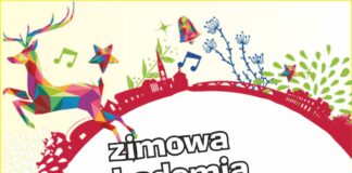 Zimowa Akademia Artystyczna 2022 Obarz zawiera kolorowego pędzącego jelenia, okrągły stroik z wpisanym logiem JDK. Tekst: Zimowa akademia artystyczna. Ferie 2022 z JDK