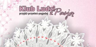 Klub Ludzi z Pasją JDK zaprasza: Pergaminowe fascynacje Grażyny Jaśko Baner informujący o spotkaniu w ramach klubu ludzi z pasją. Na Różowo białym tle napisy informujące o terminie spotkania oraz jego gościu