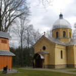 Oparówka – zabytkowa światynia pw. Narodzenia Najświętszej Marii Panny