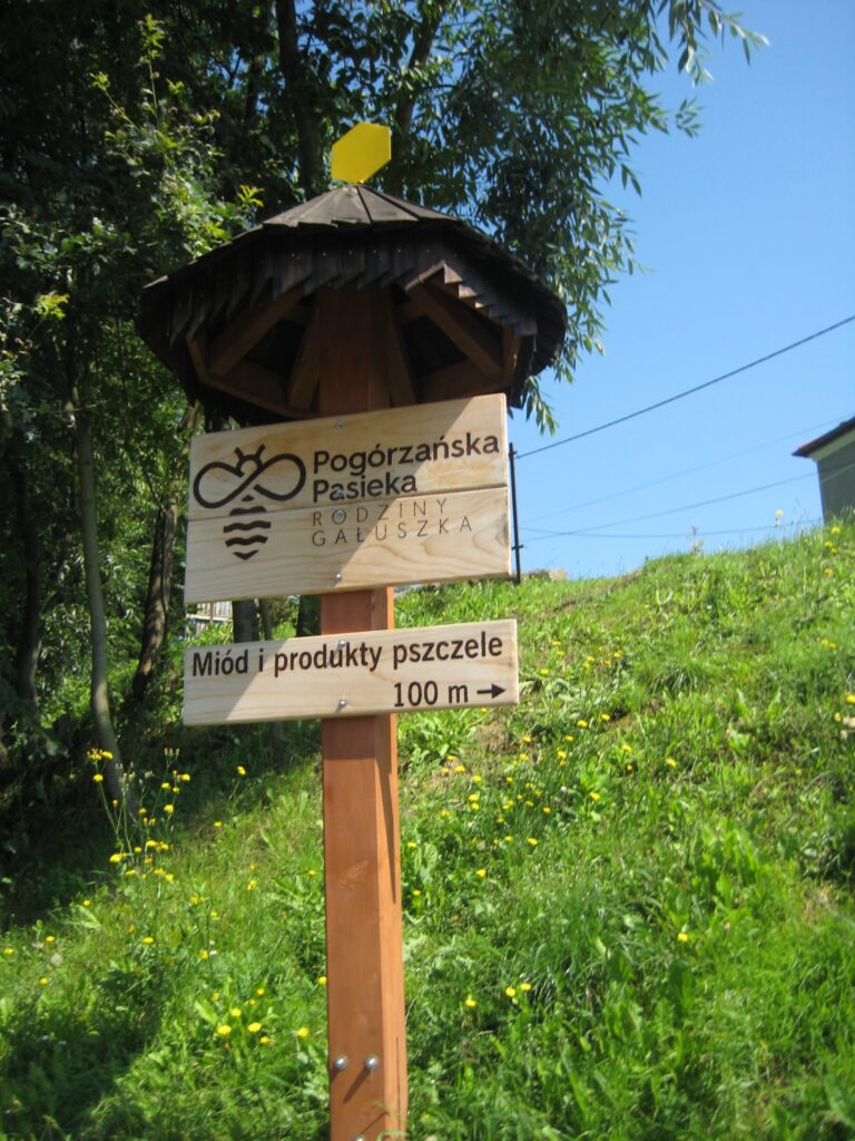 Oznakowanie rodzinnej pasieki.