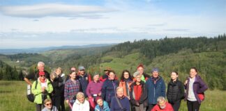 Zwiedzanie z KK-T JDK i PTTK: Na granicy Oraw i Podhala Pasmo Orawsko Podhalańskie - grupa na szlaku