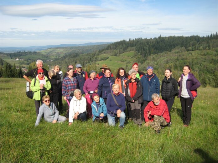 Pasmo Orawsko Podhalańskie - grupa na szlaku Pasmo Orawsko Podhalańskie - grupa na szlaku