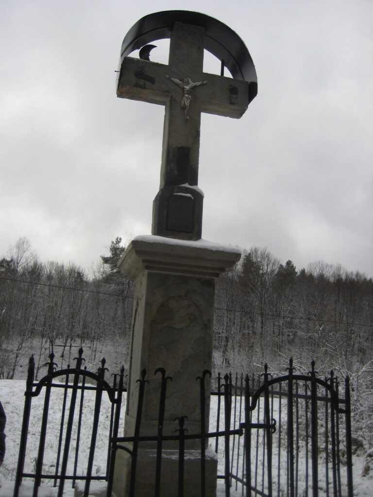 Krzyż przydrożny.
