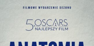KKD „Nostromo”: Anatomia upadku Obraz pionowy, jasnoniebieskie tło, na nim tytuł filmu i informacje o filmie w kolorze ciemnoniebieskim
