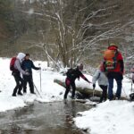 przeprawa przez jawornicki potok foto.J.Kiełtyka