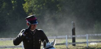 Hołd pamięci na Łąkach Hubalowych Memoriał Hubala - kawalerzyści