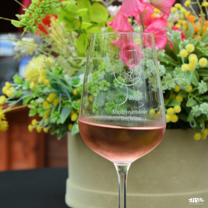 kieliszek dni wina