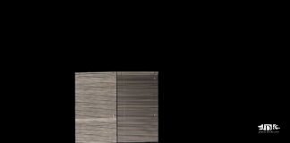 dwie kobiety pochylające się na łóżku