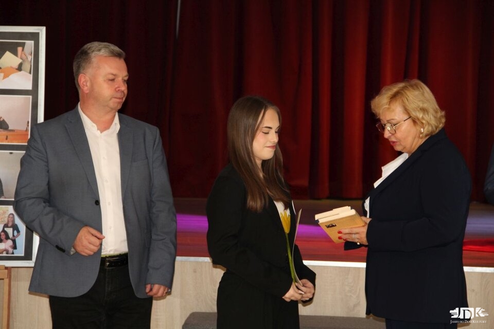 recytatorka Patrycja Wąsik i jury