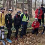 cykliści na cmentarzu wojennym nr.14 Cieklin