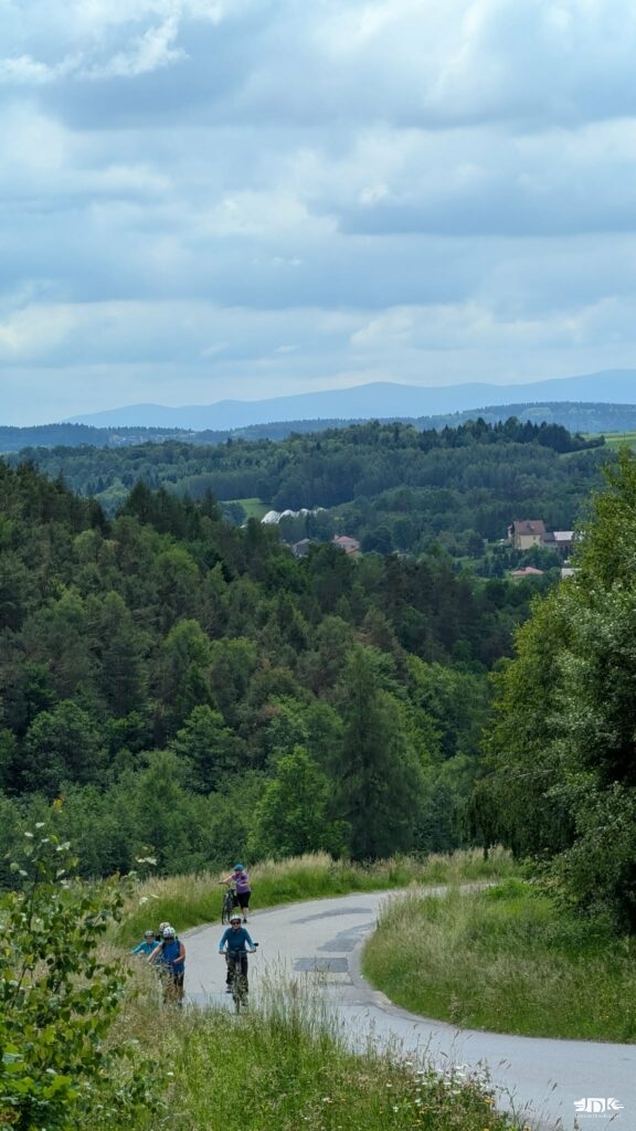 piękne widoki z dróżką