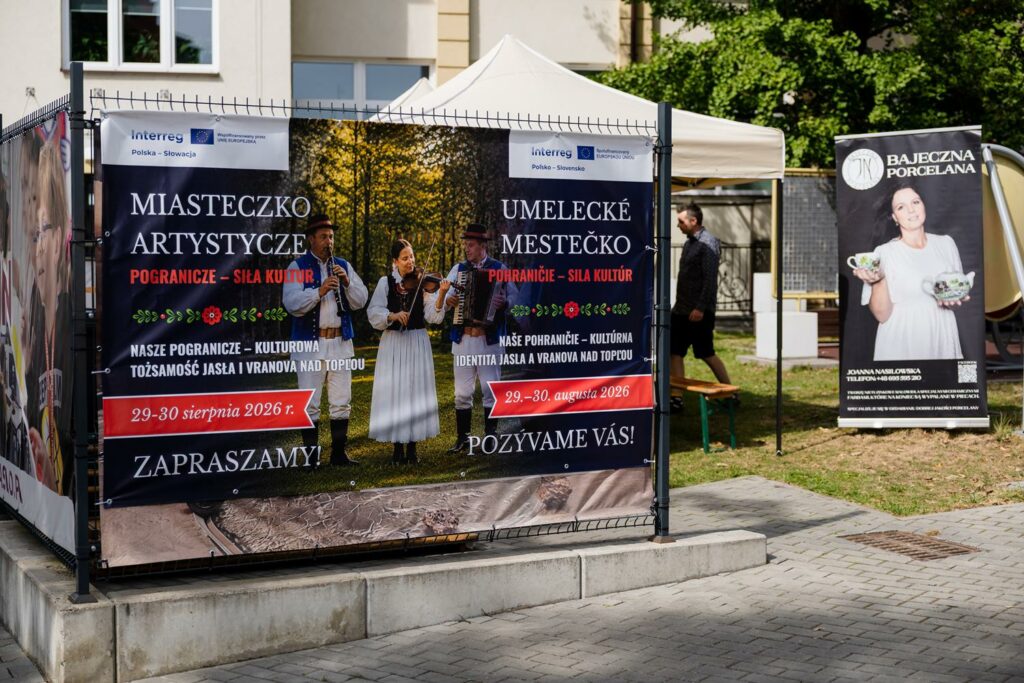 plakaty promujące wydarzenie